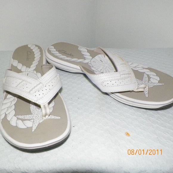 NEW CLARKS WHITE LEATHER SLIDE THONG  SANDALS SZ 9 - Picture 3 of 3
